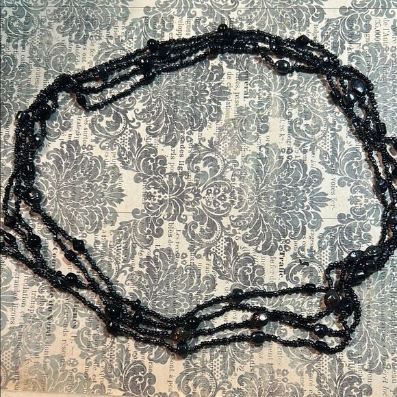 Elegant Black Beaded Necklace - Picture 1 of 4